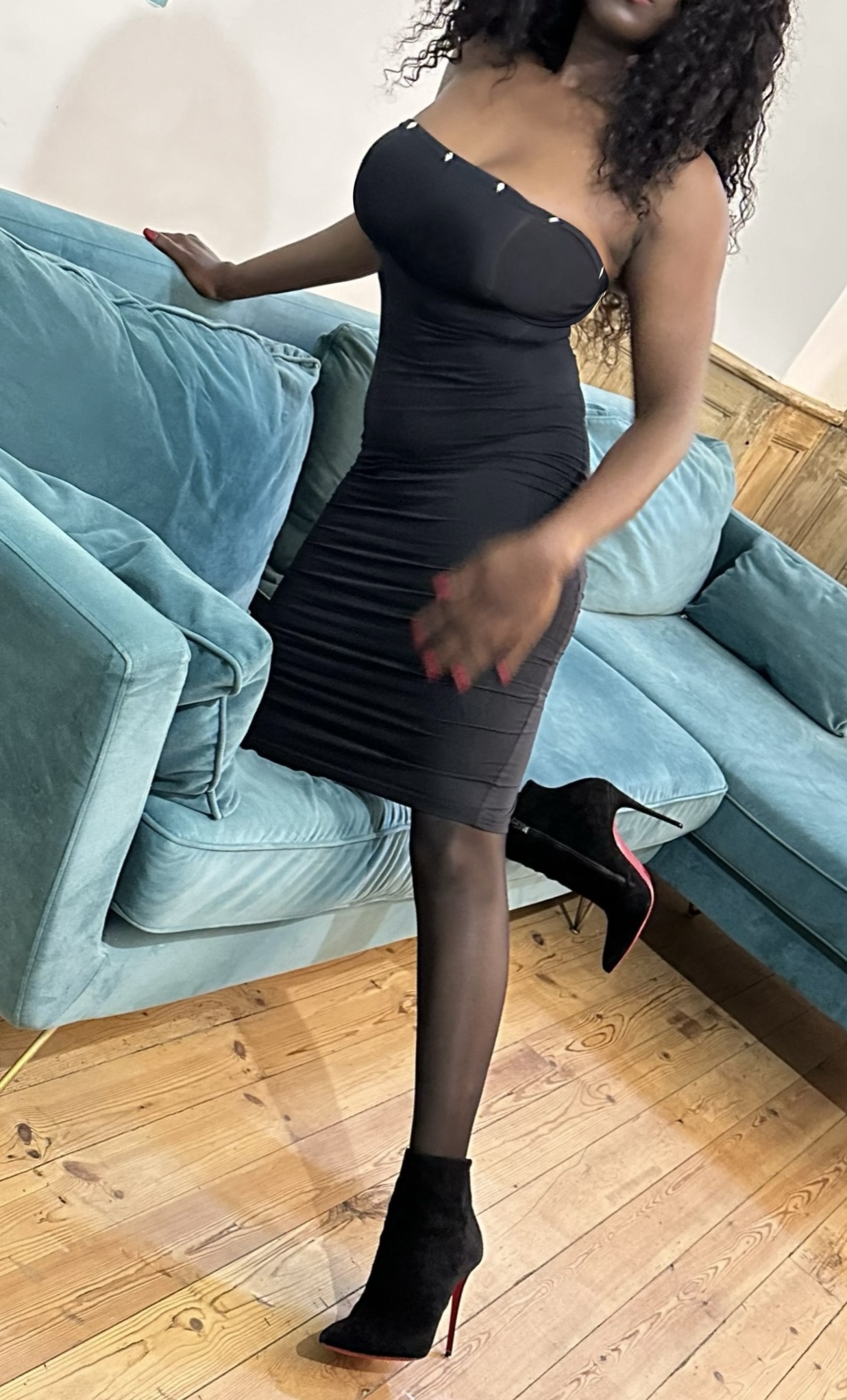 Robe Noir moulante LB